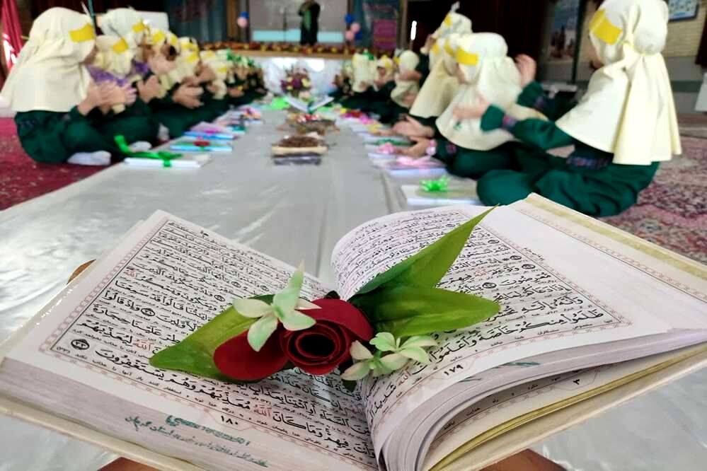 برگزاری جشن قرآن در دبستان دخترانه شاهد