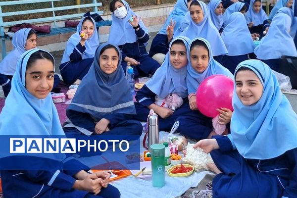 برگزاری جشن تخم‌مرغ‌های رنگی در دبستان قدر بهارستان دو