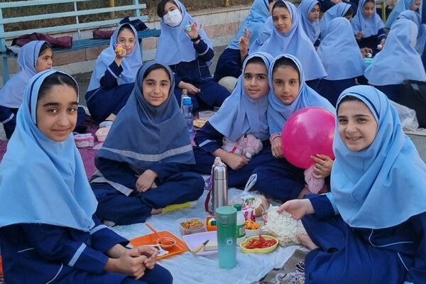 برگزاری جشن تخم‌مرغ‌های رنگی در دبستان قدر بهارستان دو