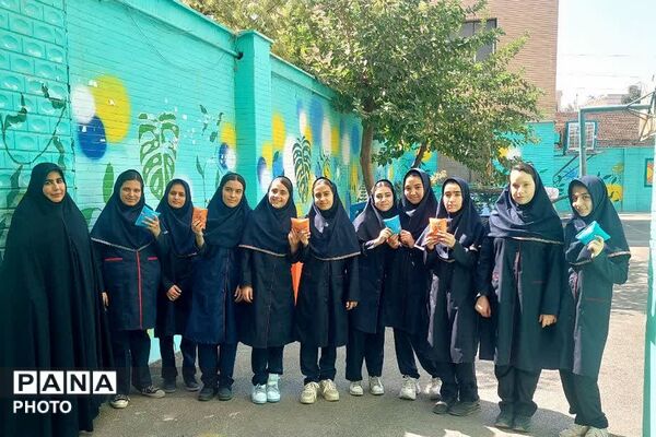 حضور کاروان مهر کانون فرهنگی تربیتی شهید رجایی در مدارس ناحیه دو شهرری 