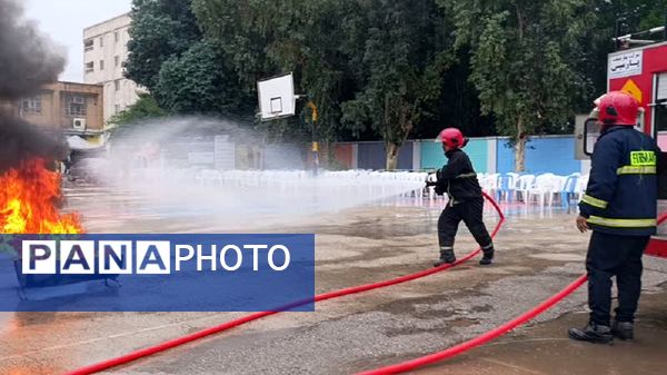 برگزاری مانور «زلزله و ایمنی» زیر بارش رحمت الهی