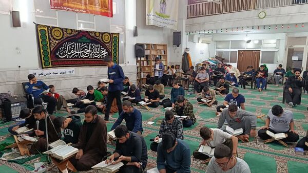 حلقه‌های معرفتی دانش‌آموزان معتکف دبیرستان ماندگار امام صادق(ع) قم
