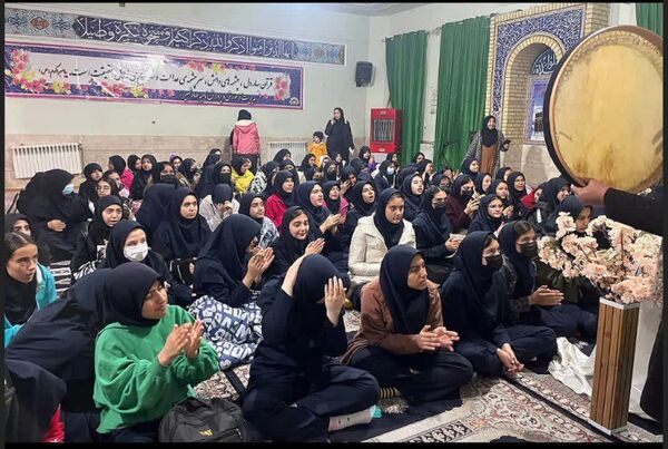 عید مبعث در دبیرستان شاهد 16