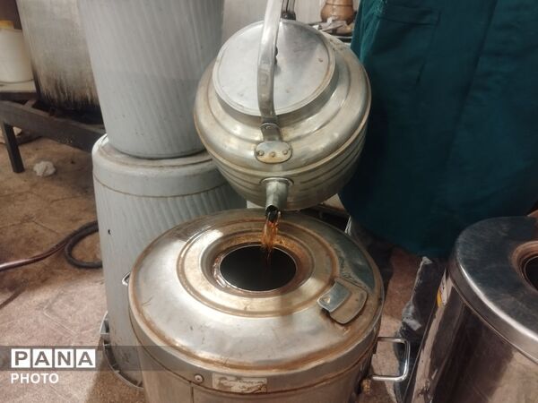 عطر محبت حضرت زهرا(س) در چایخانه حسینیه امام نیشابور پیچید