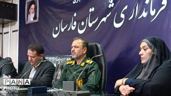 برگزاری نشست صمیمی خبرنگاران در فرمانداری شهرستان فارسان 