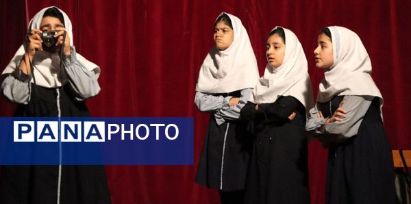 حضور نماینده استان در مرحله کشوری چهارمین جشنواره ملی تئاتر درسی در میناب