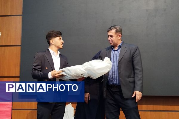 نشست تخصصی مدیران اماکن ورزشی در اداره کل شهرستانهای استان تهران 