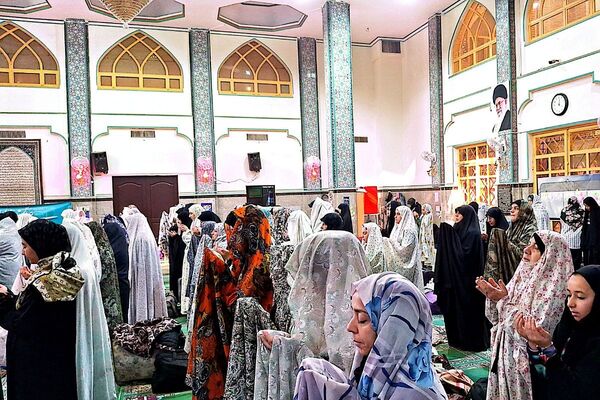 آشتی دانش‌آموزان ستایش وصابران یک  با خویشتن در خلوت اعتکاف
