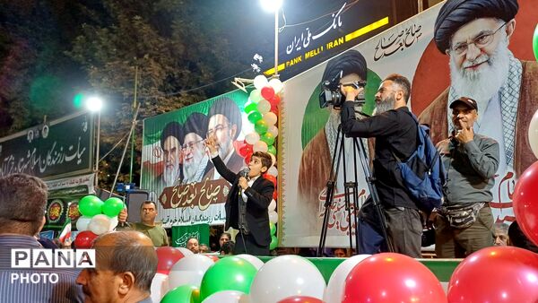 حضور پرشور فرهنگیان و دانش‌ آموزان در جشن بزرگ غدیر