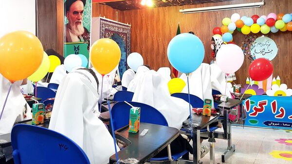 جشن شکوفه‌های دبستان دخترانه سما شیروان 