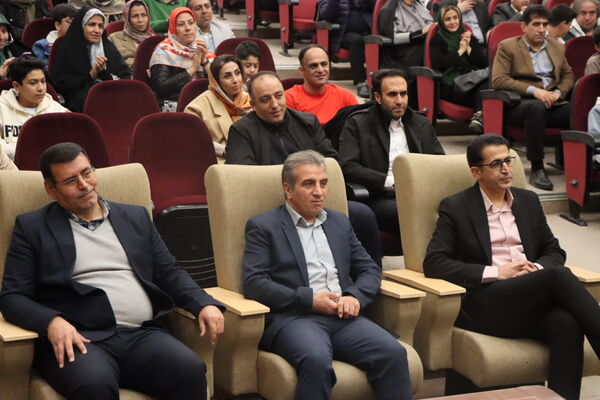 تقدیر از دانش‌آموزان دبیرستان هیات امنایی البرز در اردوگاه استانی شهید محمد منتظری شهریار 