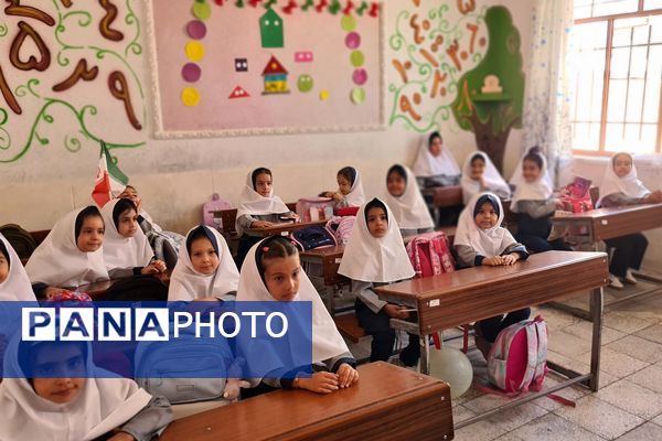 آیین نواختن زنگ ایثار و مقاومت در مدارس آباده