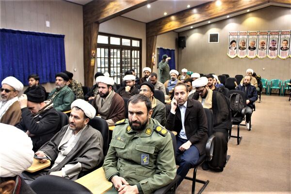 تجلیل از خادمان و فرهنگ‌یاران نماز در قم