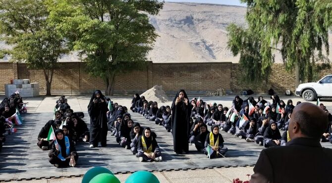 آغاز سال تحصیلی با طنین زنگ مهر در مدرسه الزهرا و فاطمیه منطقه کوهنانی 
