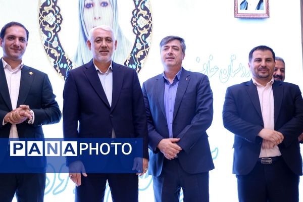 آیین بزرگداشت روز معلم ویژه معلمان و فرهنگیان ناحیه۲ بهارستان