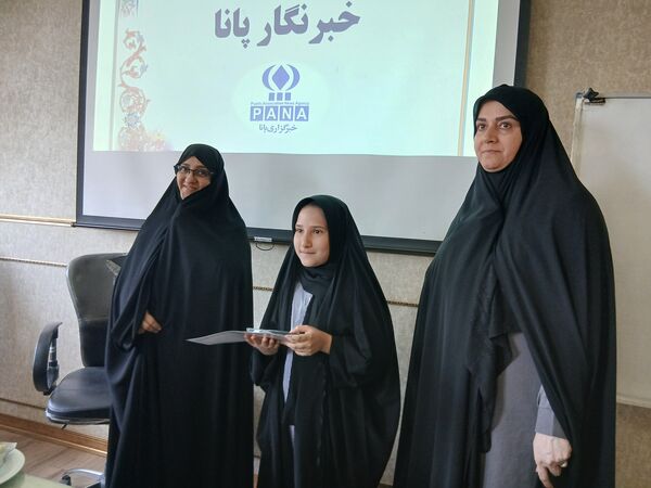مراسم تجلیل از دانش آموز خبرنگاران پانا ناحیه پنج مشهد 