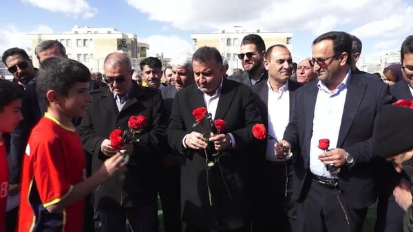 بهره‌برداری از بزرگترین چمن مصنوعی دانش‌آموزی در کهگیلویه و بویراحمد