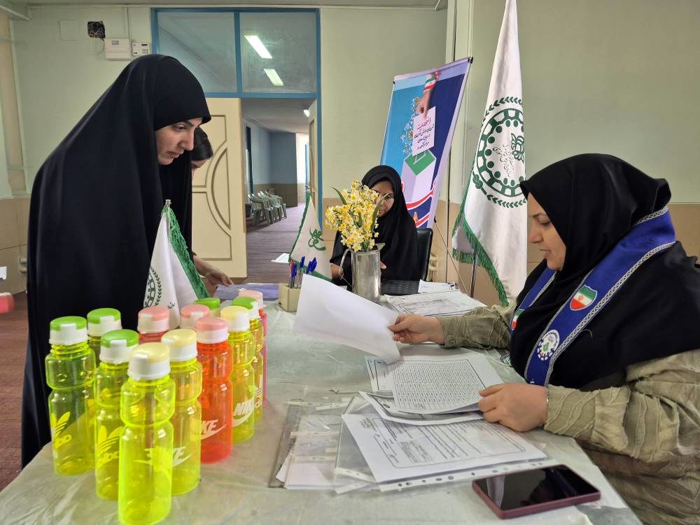 پذیرش رؤسای شورای دانش‌آموزی انتخابات استانی دختران در فارس