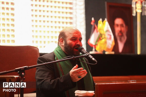 مراسم بزرگداشت آقای شهید ایران در حرم بانوی کرامت