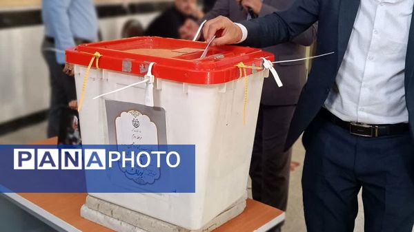 حضور مردم  یاسوج پای صندوق‌های رأی