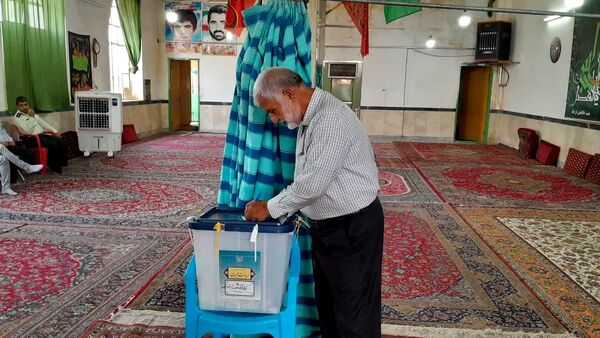 برگزاری چهاردهمین دوره انتخابات ریاست جمهوری در روستای تاج آباد شهرستان داورزن 