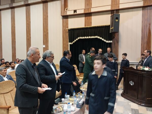 آیین بزرگداشت مقام معلم در شهرستان ابهر با حضور مسئولان استانی و شهرستانی