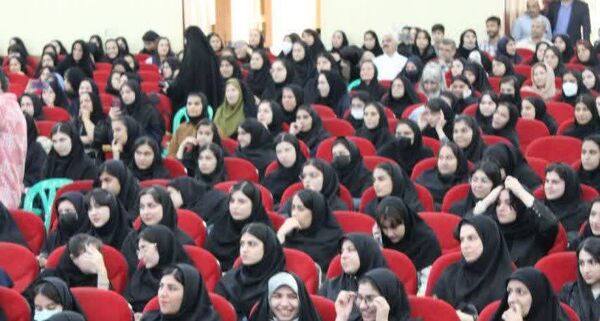 مراسم تجلیل از دانش‌آموزان برتر و پذیرفته شدگان کنکور 1404 در اندیمشک