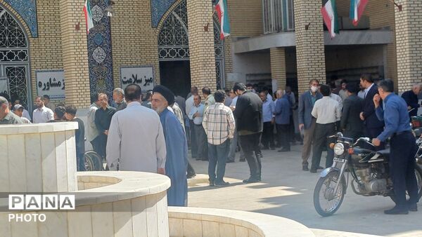 نماز جمعه شهرستان کوهدشت با اجتماع بزرگ فرهنگیان 