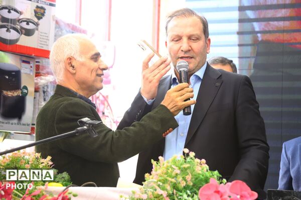 جشنواره بزرگ خریداران ماهی در تبریز