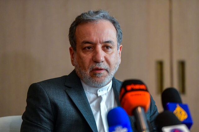 تأکید عراقچی بر عزم ملت ایران در دفاع از حقوق قانونی هسته‌ای