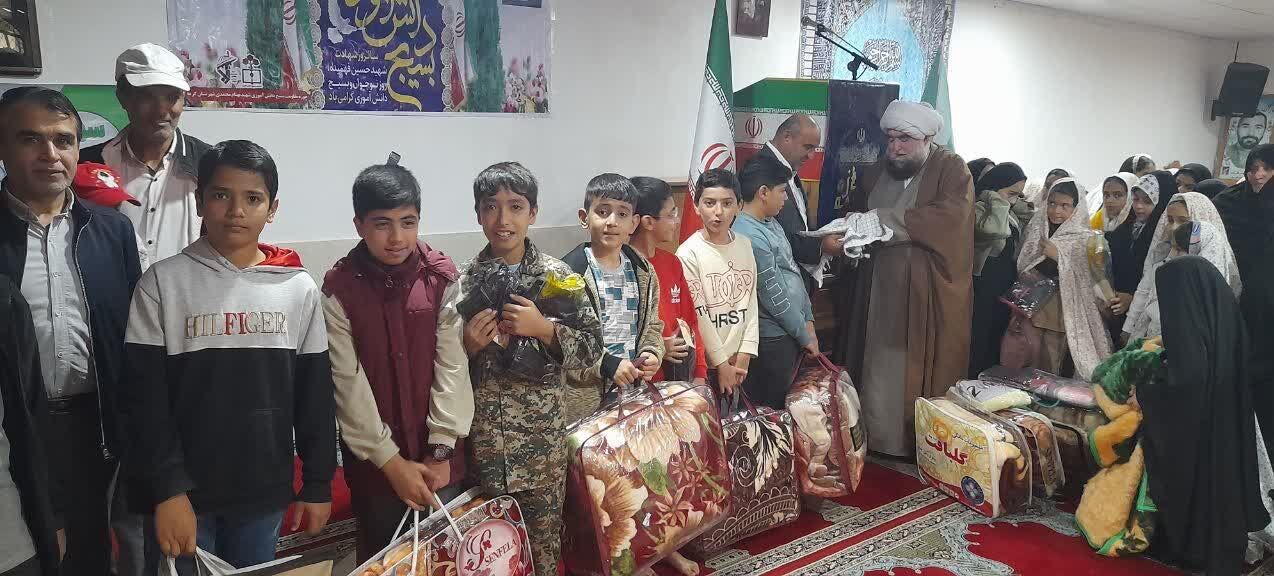 پیوستن دانش‌آموزان و بانوان شهر درق به پویش ایران همدل