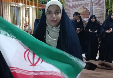 پرچم بر زمین نمی ماند