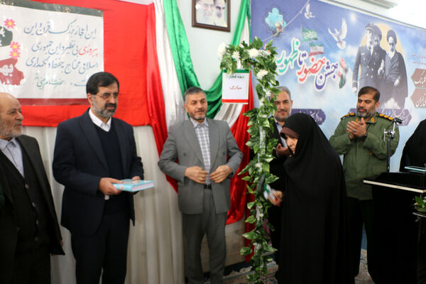 برپایی جشن «حضور تا ظهور» در دبیرستان شهیده حسنی سعدی قم
