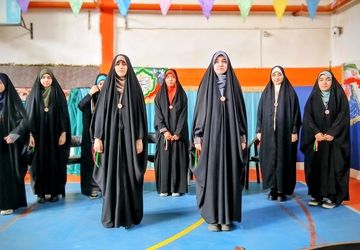 جشن۲۲ بهمن و دهه فجر در مدرسه شهید احمدی روشن فردیس برگزار شد