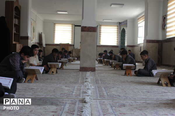 محفل انس با قرآن کریم در مدارس ۱۵ خرداد و ناطق نوری اسلامشهر 