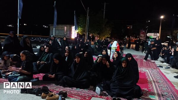 زنجیر زنی مردم شهر بار نیشابور در حسینیه شهدا