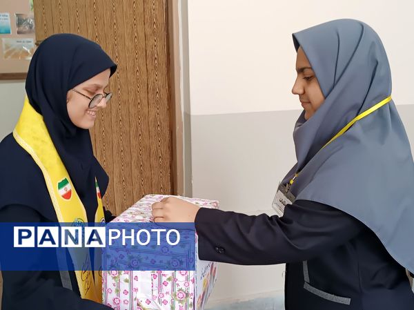 پویش مشق همدلی در دبیرستان شاهد شهید حمامی ناحیه ۶ مشهد