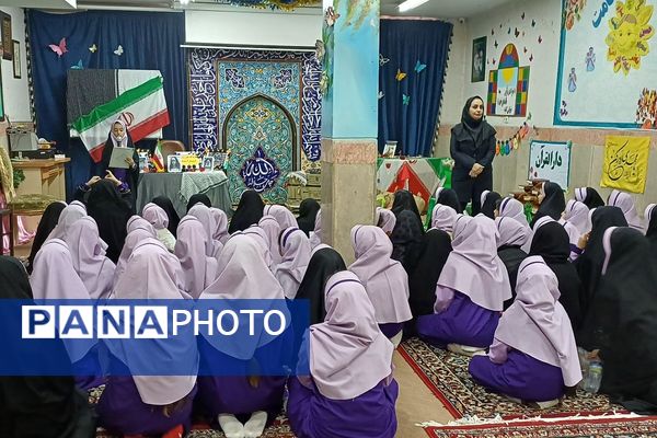 اجرای طرح «لاله‌های روشن» در دبستان آزاده ناحیه دو شهرری 