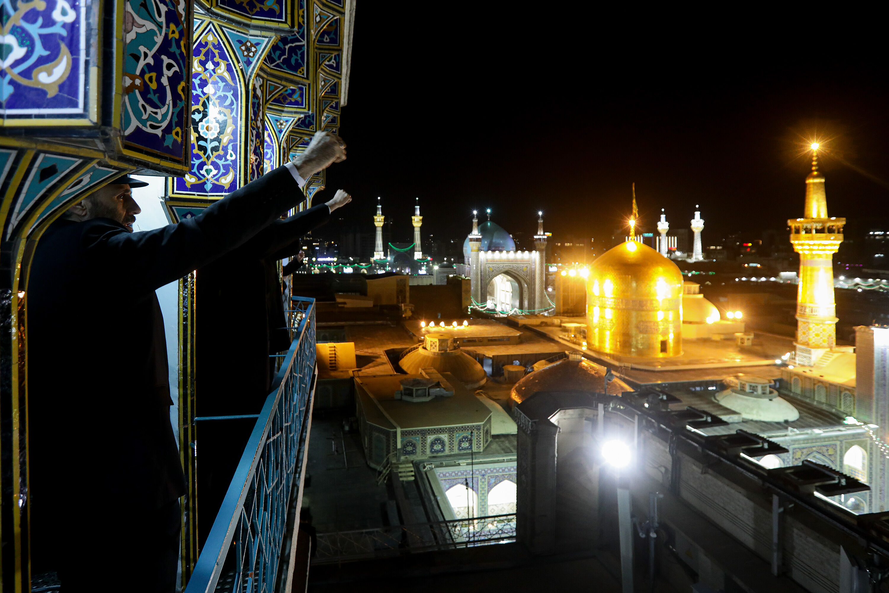 گلبانگ الله اکبر در حرم مطهر رضوی-1