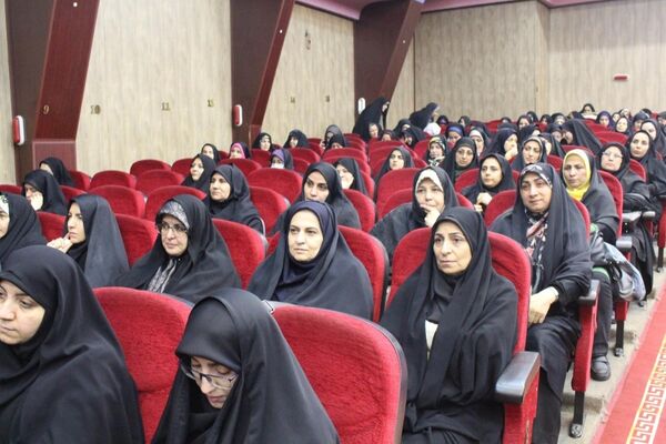 خلاقیت و بهره‌گیری از دانش روز در مدیریت مدارس ضروریست
