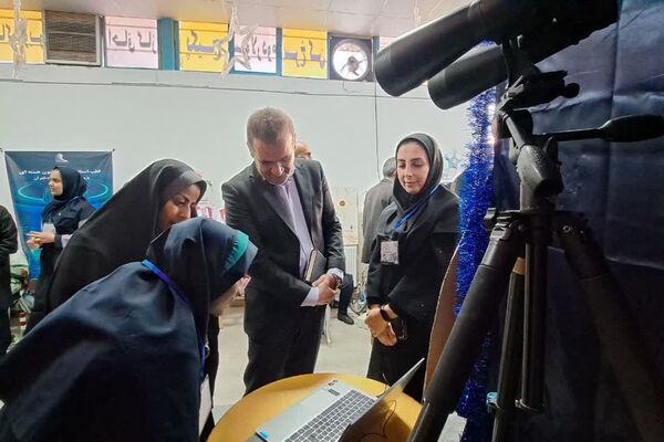 غرفه پژوهش سرای زکریای رازی، جذاب ترین غرفه نمایشگاه دستاوردهای پژوهشی دانش آموزان شهرستانهای تهران 