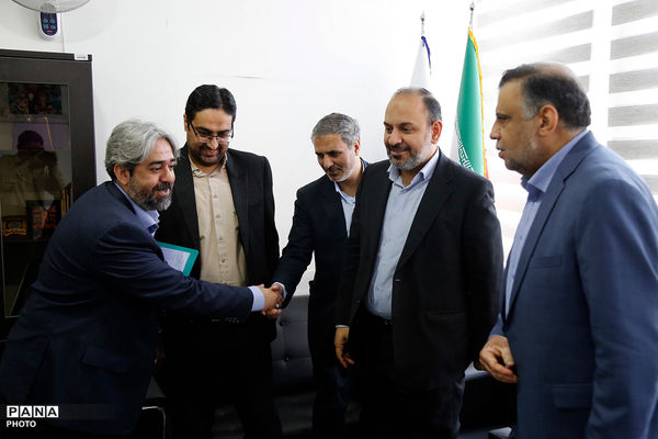 بازدید معاون پرورشی و فرهنگی از مرکز اطلاع‌رسانی و روابط عمومی وزارت آموزش و پرورش