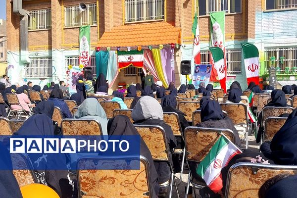 جشن پیروزی انقلاب اسلامی در مدارس منطقه کهریزک 
