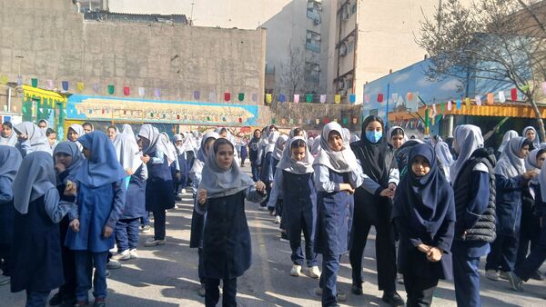 بزرگداشت روز ۲۲ بهمن  در دبستان میثاق 