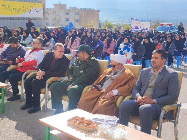 مراسم گرامیداشت هفته پدافند غیرعامل در دبیرستان عشایری شبانه‌روزی نسیبه