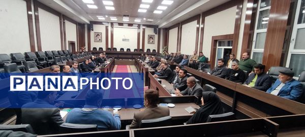 گردهمایی معاون استاندار و فرماندار ویژه تربت حیدریه با فعالان گردشگری و صنایع دستی در آستانه بهار