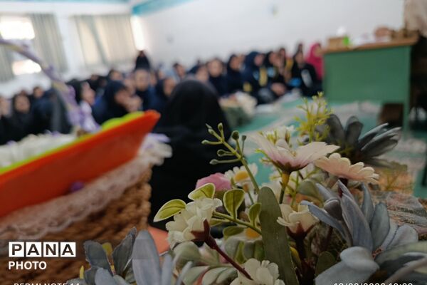 گامی مؤثر در مسیر رشد؛ گردهمایی همیاران مشاور دختر در ابوذر غفاری