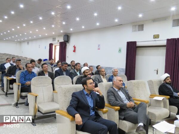 جلسه مدیران مدارس و ناظرین مسابقات خوارزمی در شهرستان خلیل آباد 