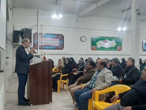 اولین جلسه انجمن اولیای دبیرستان شاهد ابوذر غفاری نیشابور 
