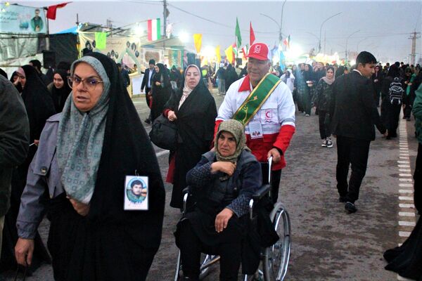 شور و عشق زائران جشن نیمه شعبان در قم